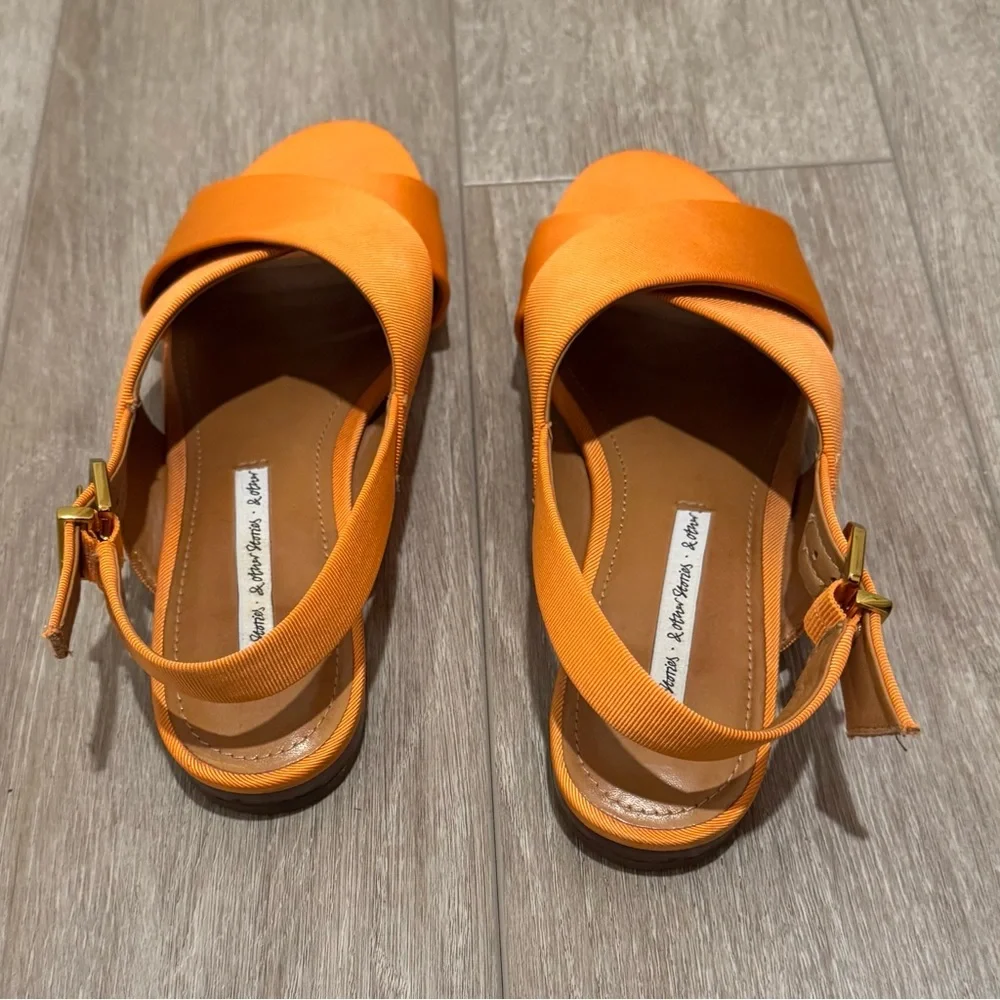 & Other Stories Criss Cross Slingback Open Toe Flat Sandals - Picture 3 of 9